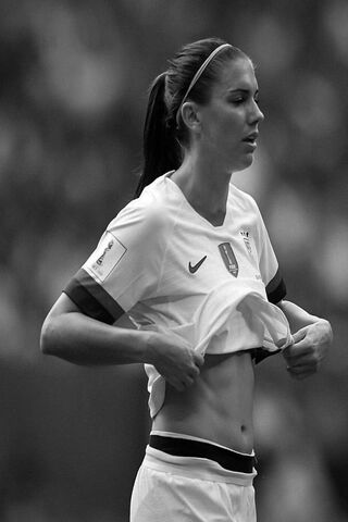 Alex Morgan: A Moment of Determination ⚽️💪