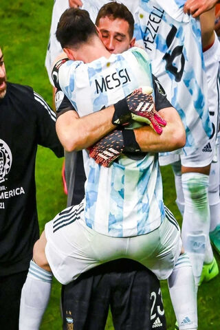 Victory Embrace: Argent..