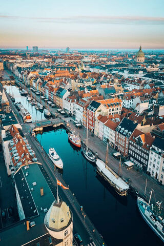Copenhagen's Colorful Canals: A Bird's Eye View 🌅🏙️