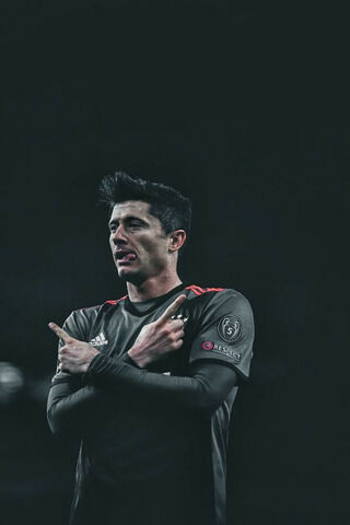 Lewandowski: The Goal Machine in Action ⚽🔥