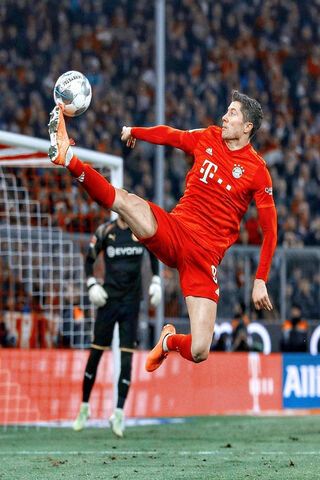 Lewandowski's Stunning Goal: A Moment of Brilliance ⚽✨
