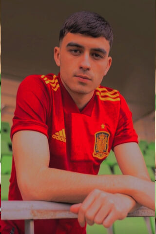 Pedri: The Rising Star of Spanish Football ⚽✨