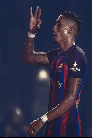 Raphinha: The Rising Star of Football 🌟⚽