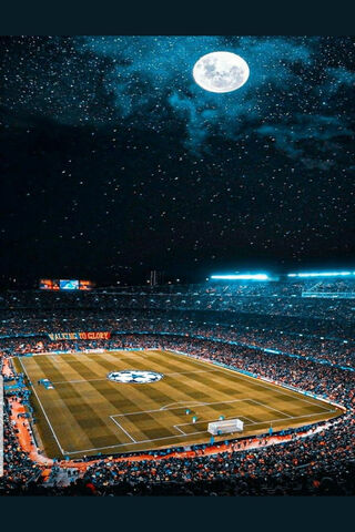 Under the Stars: Camp Nou's Nighttime Magic 🌟⚽