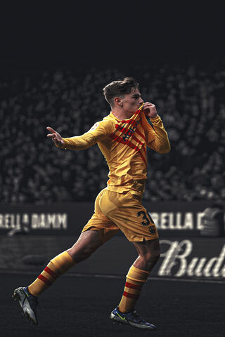 Barca's Rising Star: A Moment of Glory ⚽✨