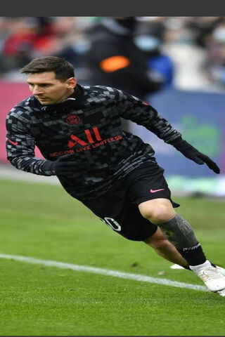 The Magic of Soccer: A Star in Action ⚽✨