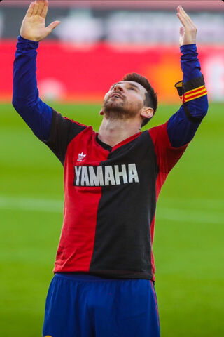 Legends Unite: Messi's Tribute to Maradona ⚽️✨