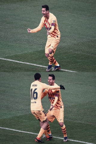 Messi's Magic Moment: A Celebration of Teamwork! ⚽✨