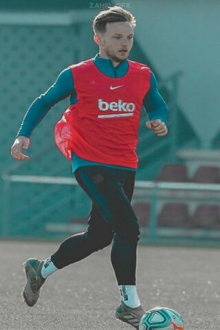 Rakitic in Action: Training for Greatness ⚽️🔥
