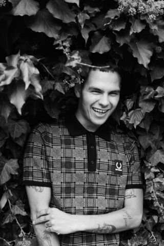 Nature's Embrace: A West Virginia Smile 🌿😊