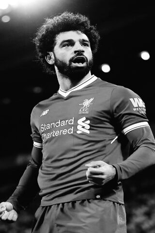 The Egyptian King: Mo Salah's Triumph on the Field ⚽👑