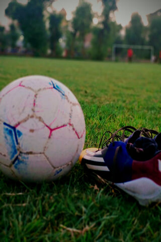 Kick Off in Style: Adidas Soccer Shoes Ready for Action! ⚽👟