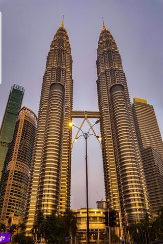 KLCC: The Iconic Twin Towers of Kuala Lumpur 🌆✨