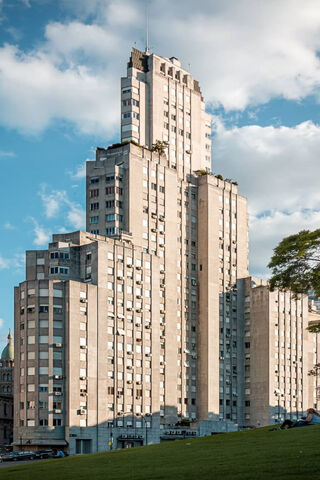 The Iconic Edificio Kavanagh: A Jewel of Buenos Aires 🏙️✨