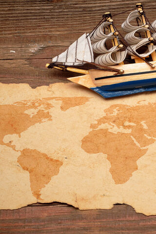 Navigating the World: A Journey Through Time 🌍⛵