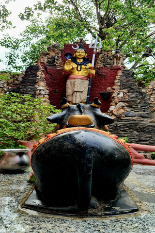 Divine Presence: The Essence of Maha Dev 🌟