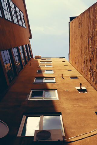 Urban Skyward Dreams 🌆☁️