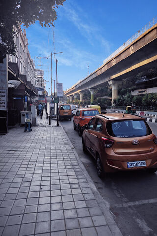 Bangalore Buzz: A Glimpse of City Life 🚗🌆