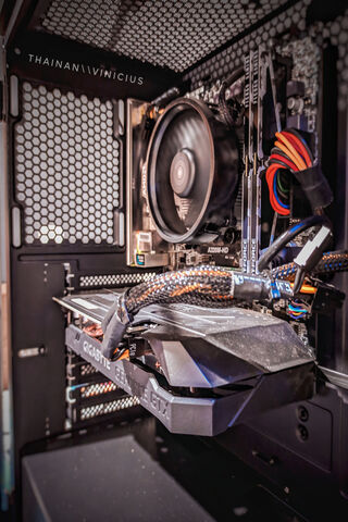 Power Up Your Game: Inside the Ultimate Gamer PC 🎮💻