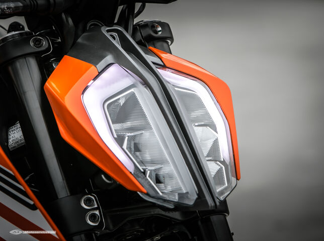 KTM Duke Headlight Wallpaper - Download to your mobile from PHONEKY