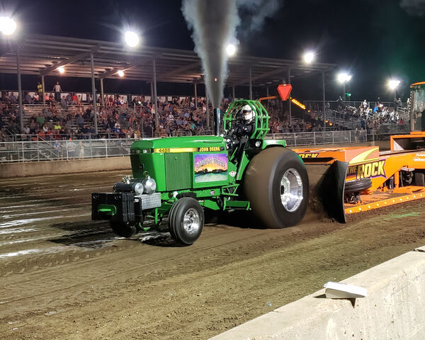 Tractor Pulling Wallpaper - Download to your mobile from PHONEKY