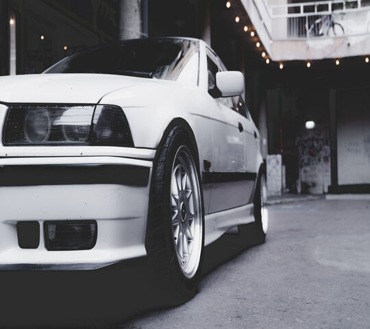 Bmw White Minimal Wallpaper - Download to your mobile from PHONEKY