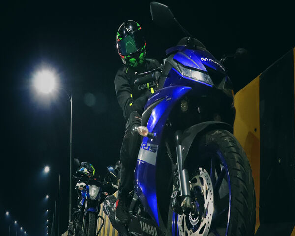 Night Ride Thrills: The R15 v Racing Blue Wallpaper - Download to your ...
