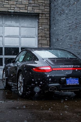 Snowing On A Porsche