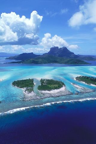 REEFS OF BORA BORA