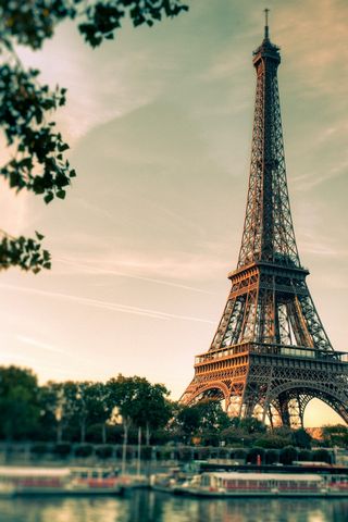 Hình nền Tháp Eiffel, Paris HD: Với hình nền HD của Tháp Eiffel và Paris, bạn sẽ được đưa đến Paris từng khi mở máy tính của mình. Với sự kết hợp tuyệt vời giữa Tháp Eiffel và vịnh Seine, đây là một bức ảnh nền khó có thể bỏ qua. Sự kết hợp giữa chi tiết và màu sắc sẽ đem đến cho bạn những cảm giác nhẹ nhàng đến khó tả.
