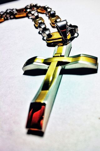 Kreuz aus Gold