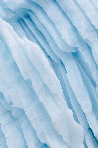 Frozen Waves: The Art of Ice