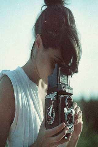 Capture the Joy: A Moment of Smiles 📸😊