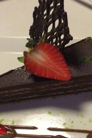 Chocolate Delight: A Slice of Heaven 🍫🍓