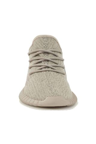 Step into Style: The Yeezy Vibe 👟✨