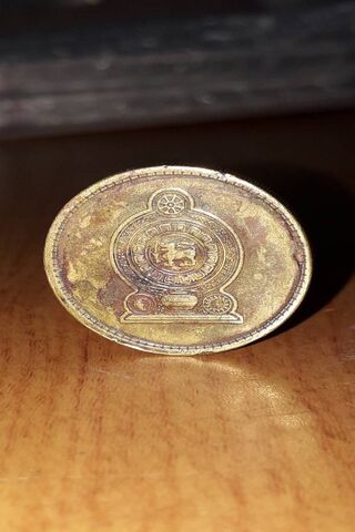 Treasures of Sri Lanka: A Glimpse of Currency History 💰🇱🇰