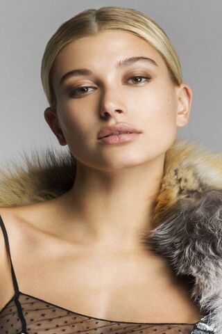 Elegance in Simplicity: A Fashion Icon