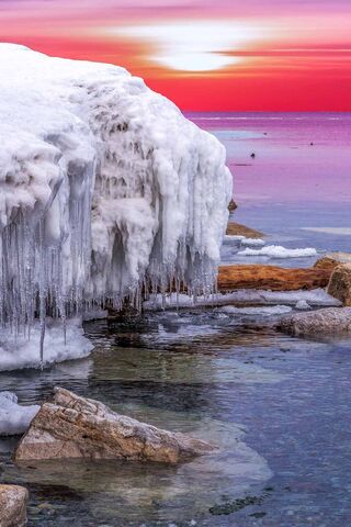 Sonic Serenity: A Frozen Sunset