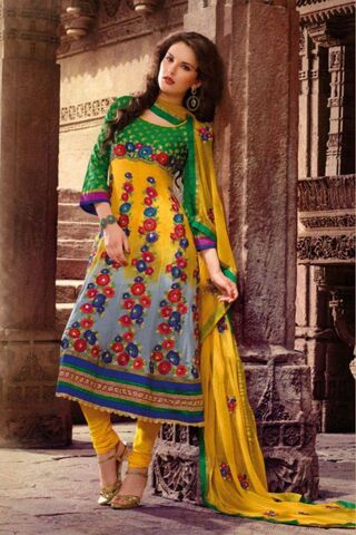 Vibrant Elegance: A Celebration of Indian Fashion 🌺✨