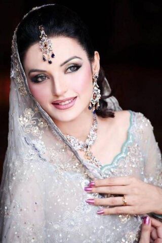 Elegance Personified: A Glimpse of Timeless Beauty