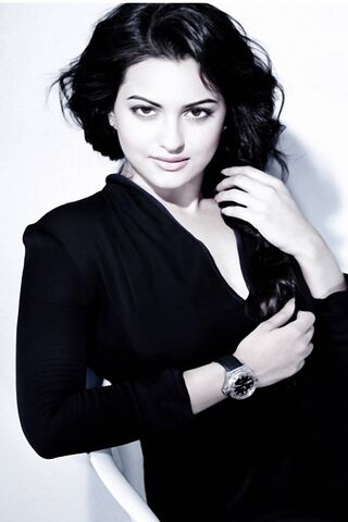 Elegance in Monochrome: A Glimpse of Sonakshi Sinha