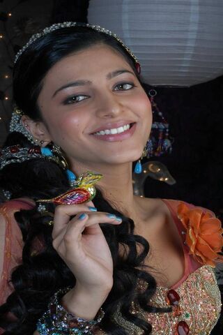 Radiant Elegance: The Charm of Shruthi Hassan 🌟