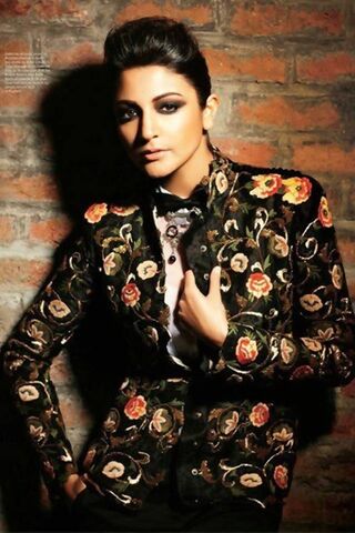 Elegance in Bloom: Anushka Sharma's Fashion Statement 🌸✨