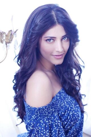 Radiant Elegance: The Charm of Shruti Haasan