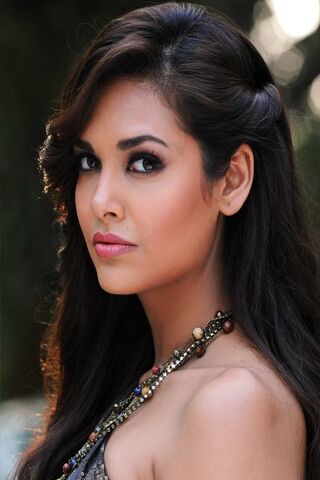 Esha: The Essence of Elegance ✨