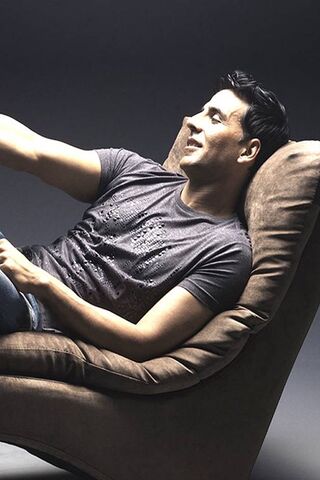 Charming Moments with Akshay Kumar 🌟