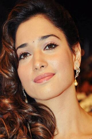 Elegance Personified: Tamanna Bhatia's Glamorous Look