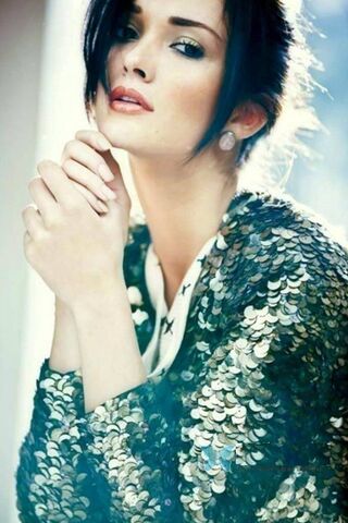 Glimmering Elegance: The New Amy Jackson