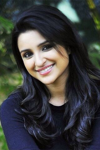 The Radiant Charm of Parineeti 🌟