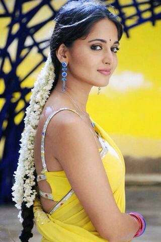 Grace of the South: A Traditional Beauty